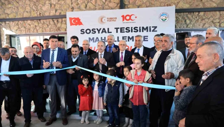 Talas Belediyesi Kırsal Mahallelere Sosyal Tesisler Yapmaya Devam Ediyor