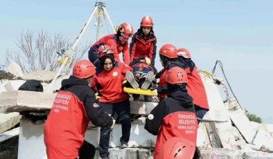 Osmangazi Belediyesi’nde Kadınlar Arama Kurtarma Ekibinde Görev Alıyor