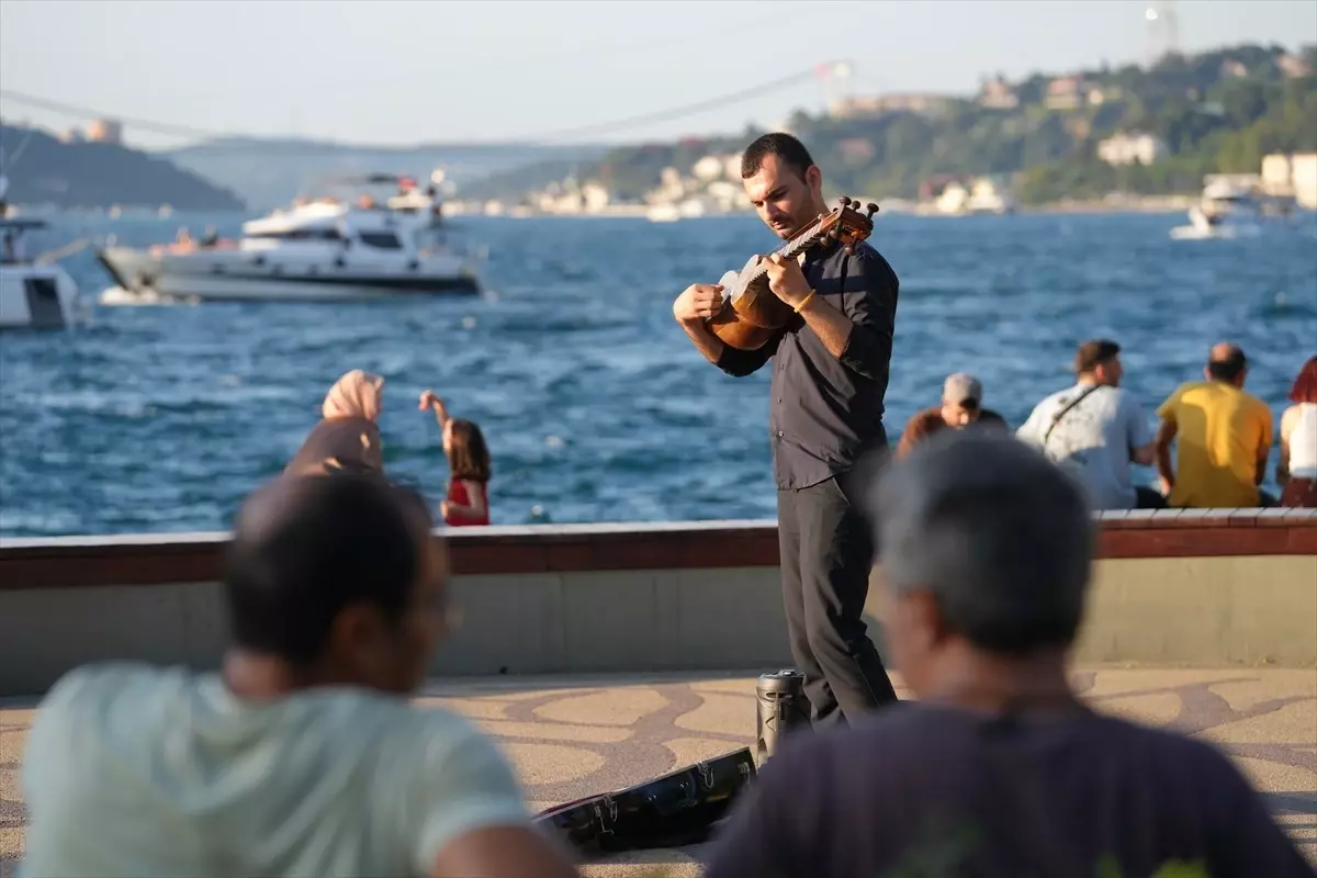 Azerbaycanlı Müzisyen Tarlan İskandarov, İstanbul’da Sanatını Tanıtıyor