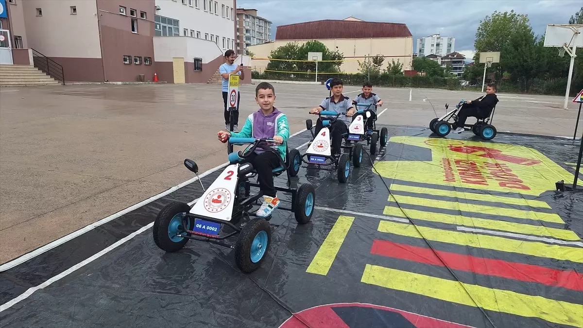 Bafra’da Öğrencilere Trafik Eğitimi Verildi