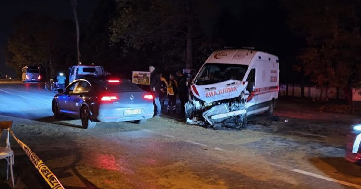 Sapanca’da ambulans zincirleme kazaya karıştı: 1 ölü, 3 yaralı