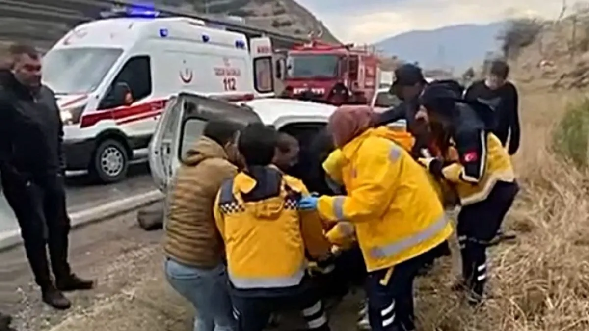 Osmaniye’de feci kaza: Hafif ticari araç ile TIR çarpıştı: 1 ölü, 3 yaralı