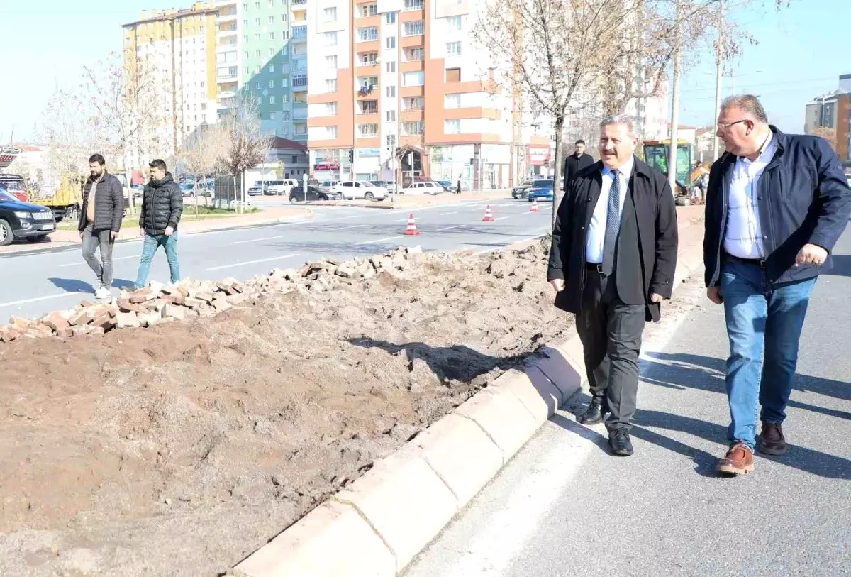Melikgazi Belediyesi’nden Yeşil Alan Güzelleştirme Çalışmaları