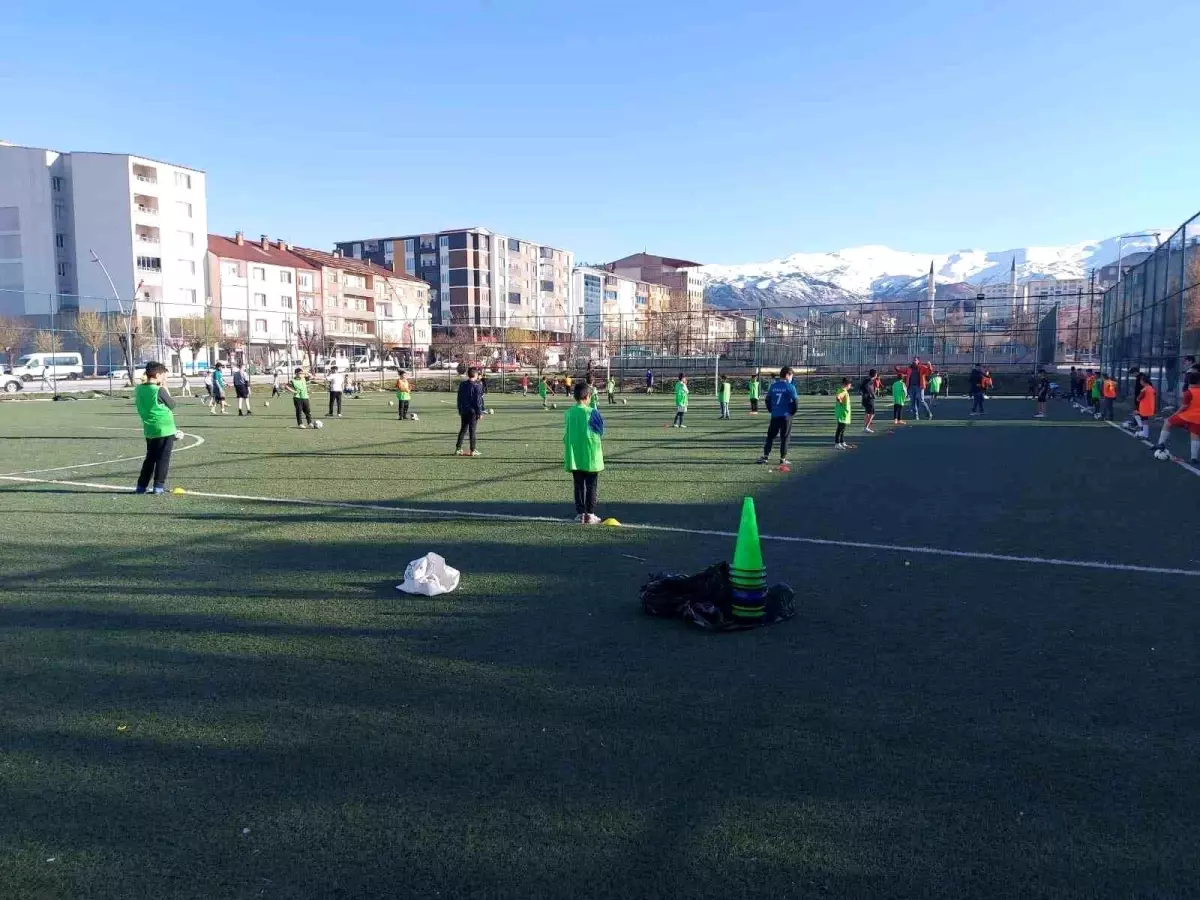 Muş’ta Geleceğin Futbolcuları Yetişiyor